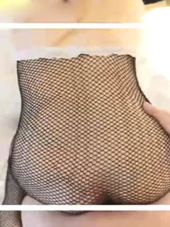 极品白虎身材美女〖草莓熊〗深夜回馈粉丝邀约 黑丝网状情趣套装
