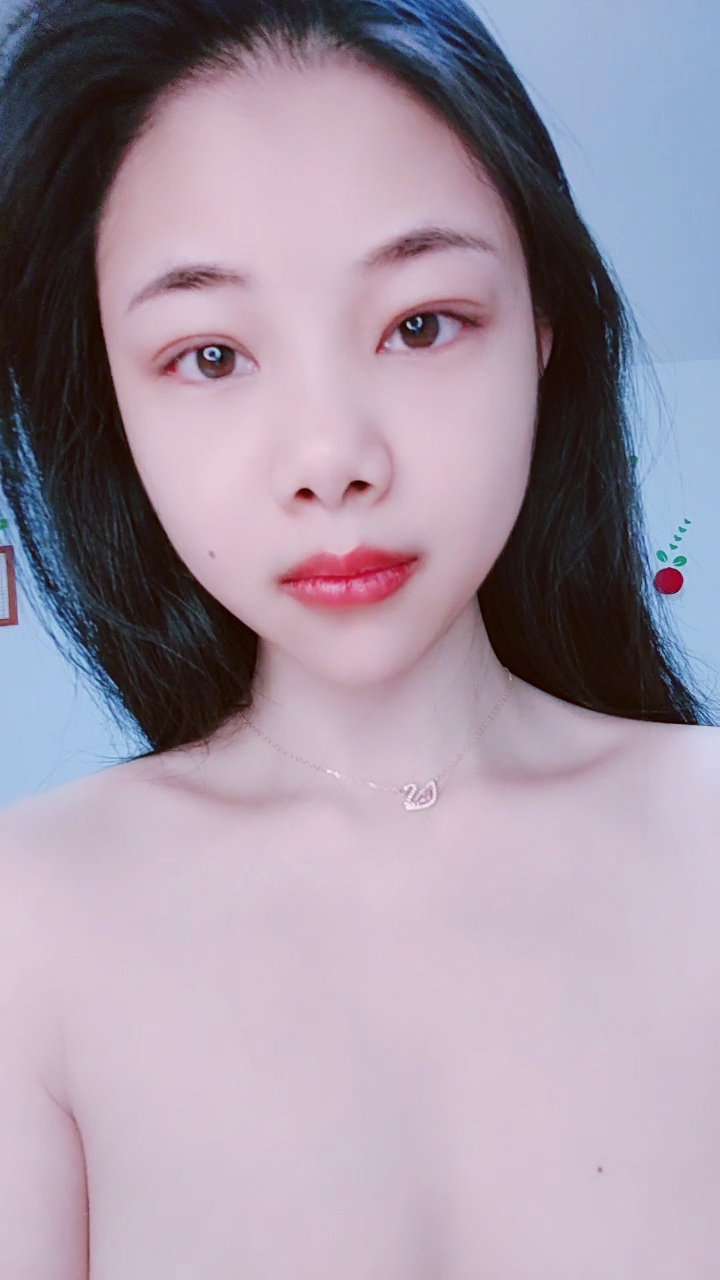 【禁漫直播】大过年了,也不忘记赚外快,卧室中和娇小老婆特写私密,玩穴亲密后入女上位摇起来