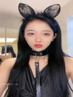 诺宝无敌：我性瘾啦，想要的时候震动棒没电了我靠，只能换跳蛋，塞进屄里，震得高能脸上神奇很是享受！