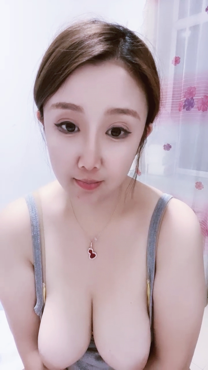 【禁漫直播】大晚上和素颜老婆日常性生活,白丝女仆装,深喉怼嘴,后入一顿打桩