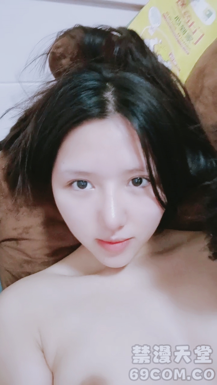 【禁漫直播】新人下海乖巧听话小姐姐！大屌好友激情互动！穿上情趣装黑丝袜,第一视角后入大屁股,叫起来好听太骚了