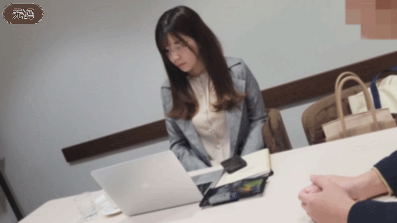 FC2-4407539 【個人】 元公務員の美乳美人。仕事先まで乗り込み口亲密精。自宅まで取り立て美乳を弄び嫌が