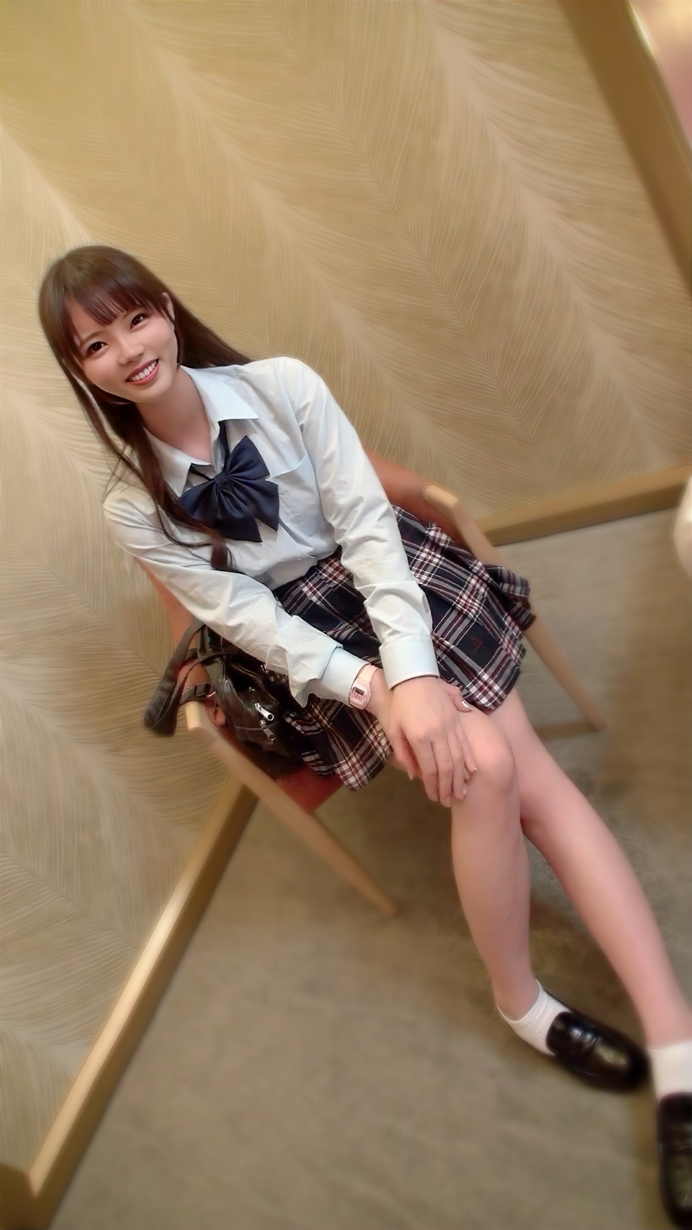 FC2-4245635 元ミスコン東北代表の18歳足が震えて立てなくなるまで複数男による連続限界亲密し4連続。