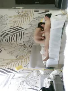 老哥越南约了个短发颜值不错少妇亲密 骑乘私密特写后入猛操抱起来操 很是诱惑喜欢不要错过