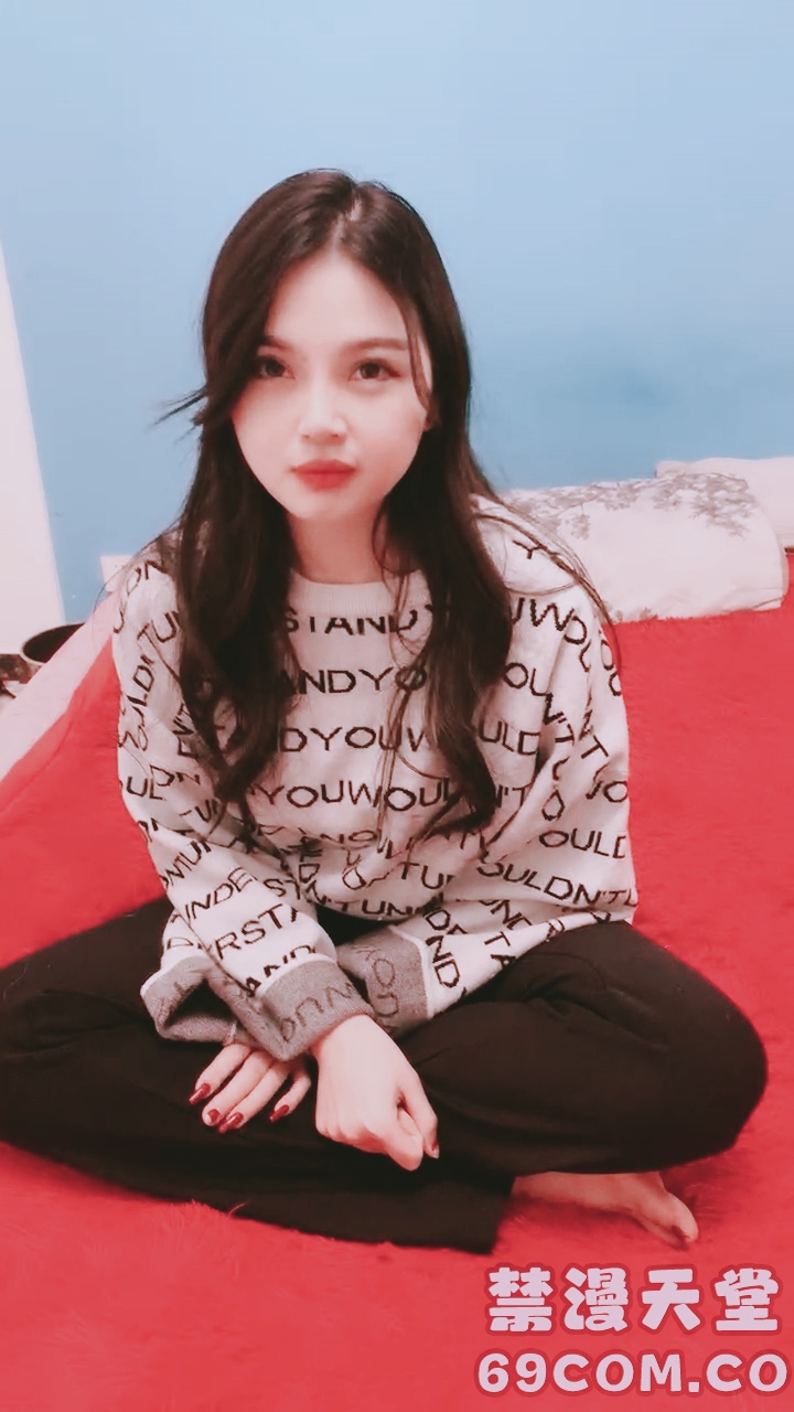 【禁漫直播】新疆的美女！气质超棒多人主题名场面！灵活小舌头舔屌,一个操B一个插嘴,叫起来好骚,操的美女很享受
