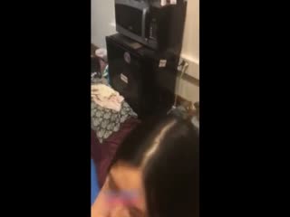 清纯嫩妹与闺蜜共享男友双飞 极品美女假屌插穴试衣间特写等～01