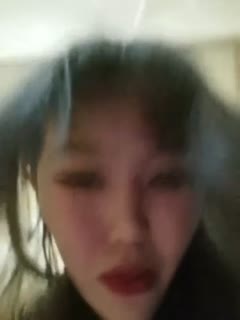 雪儿r粉 躲在男厕塞着跳蛋私密，伺机勾引路人干一次就要500块钱