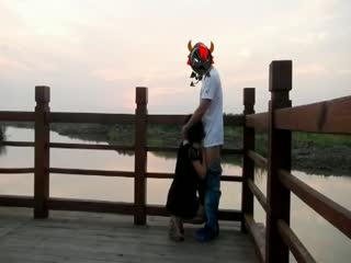 【VIP】【国产】精品强推！湖边极品美艳少妇人间精灵旅游度假外拍露出野战，景点上操了又拿着道具吃 吃了又操