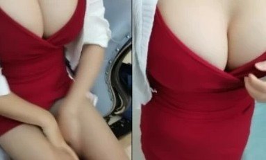 上门推销--34岁极品身材阿姨：你先别着急嘛好不好，等一下嘛，我感觉好强烈的我快沦陷了啊啊啊啊！  乳推、骑乘、特写 男：哇真骚，你多久没干了。